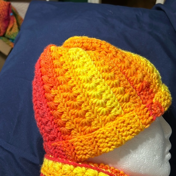 KIDS-Crochet Hat and Scarf Set - Picture 3 of 6